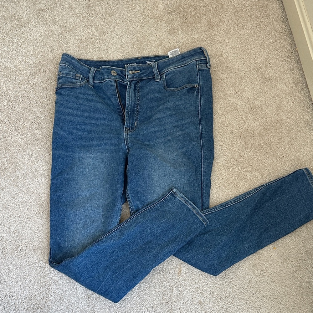 Old Navy Women's Skinny Jeans in Blue